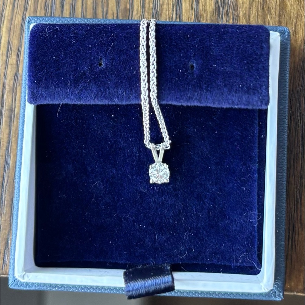 Elegant Diamond Pendant Necklace